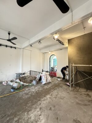 Hình ảnh hiện trạng thi công – công nhân setup chuẩn bị dọn dẹp mặt bằng